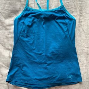 Arc’teryx Women Medium tank